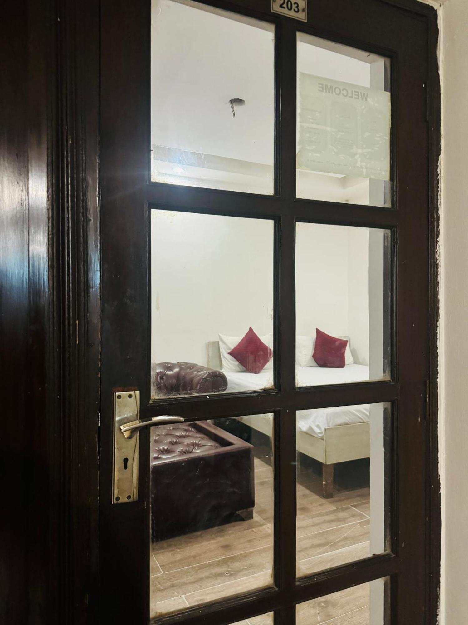 Bir Homes Near Hazrat Nizamuddin Railway Station Hotel 3*